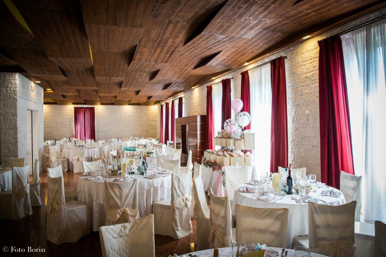 Piccolo Mondo Hotel Zovencedo Buitenkant foto